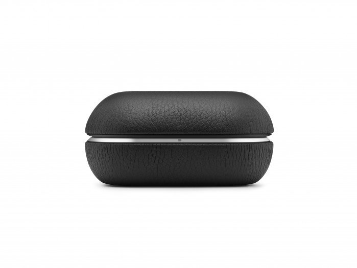 Ladeetui der Beoplay E8 3.0 (Bild: B&amp;O)